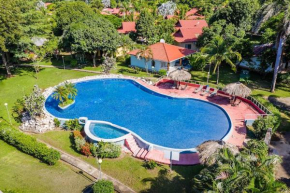 Casa Paloma Chic Casita Retreat with Shared Pool Near Beaches